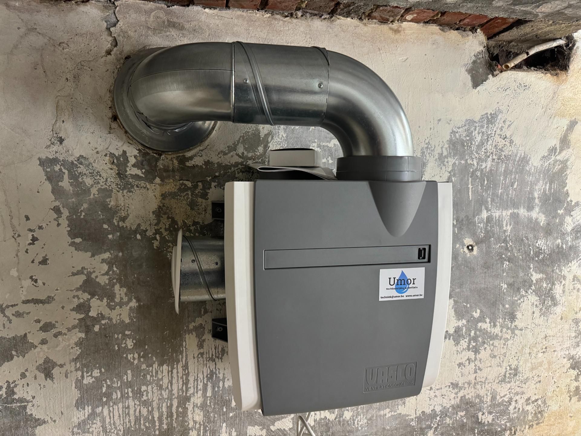 Ventilatie-unit in een kelder, geplaatst door Umor