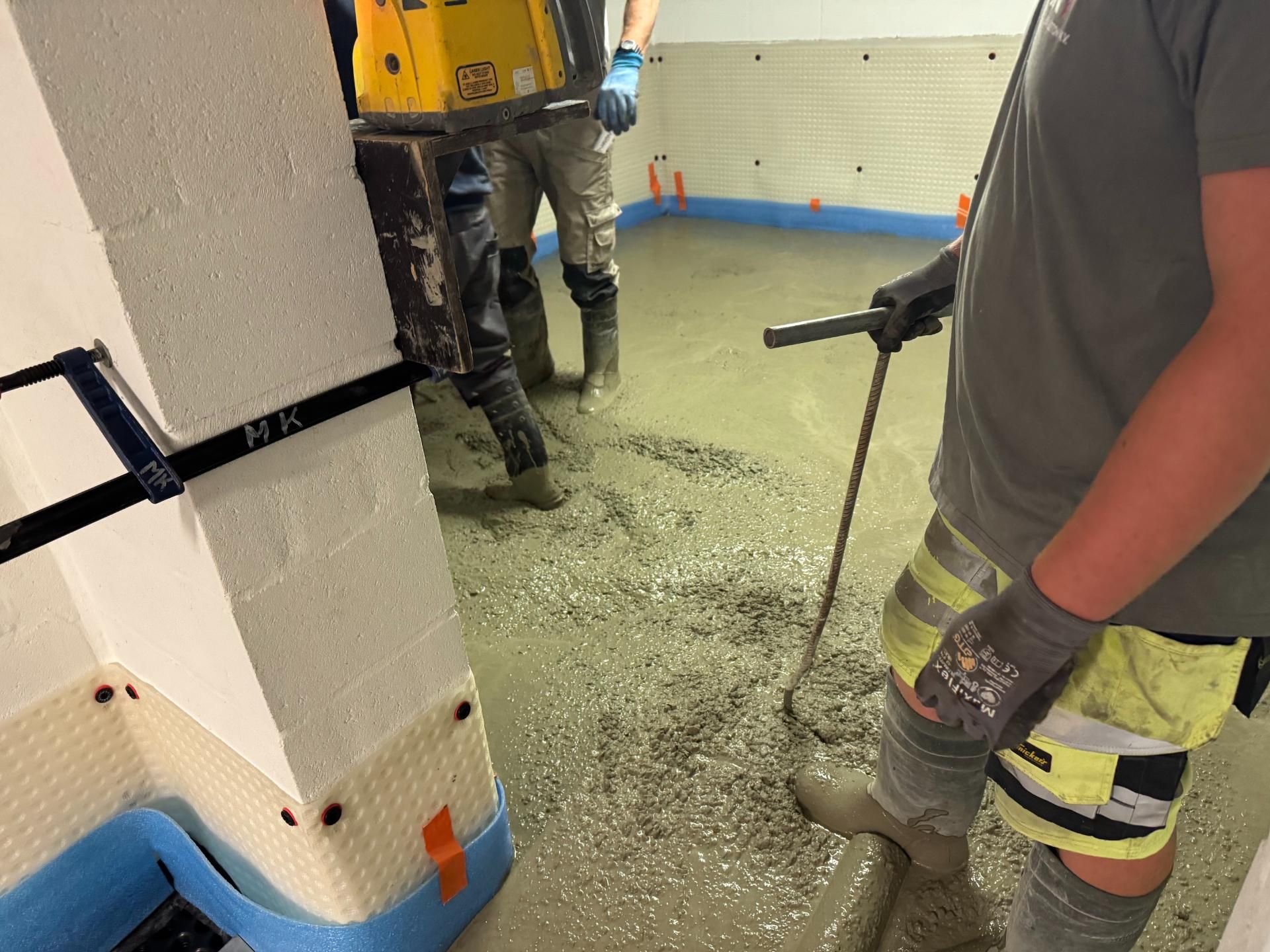 Uitvoering van een kelderdichting door een vakman van Umor